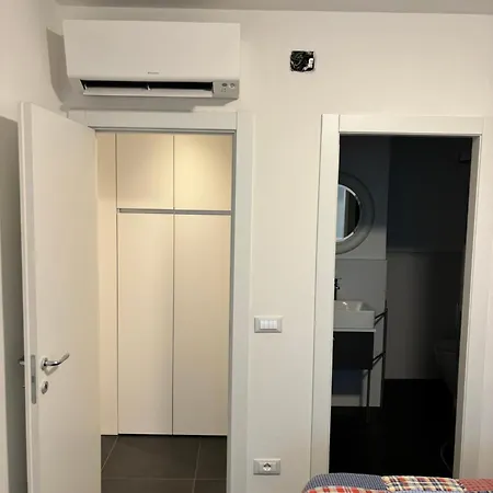 Апартаменты Fabfour - Piazza Fontana Линьяно-Саббьядоро