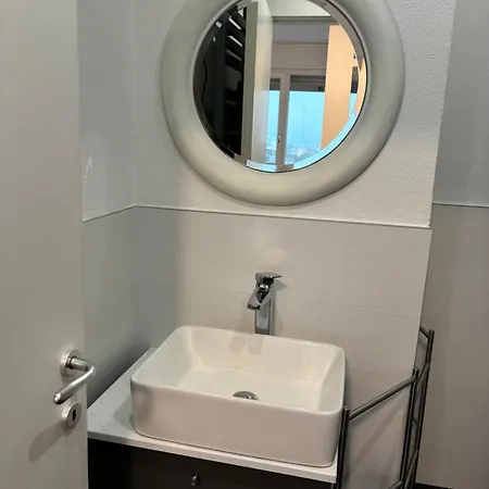 Fabfour - Piazza Fontana * Линьяно-Саббьядоро